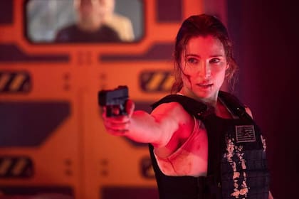 Elsa Pataky interpreta a la capitana J.J. Collins, heroína de Interceptor, la película furor de Netflix