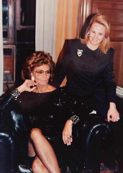 Elsa Serrano junto a Sophia Loren