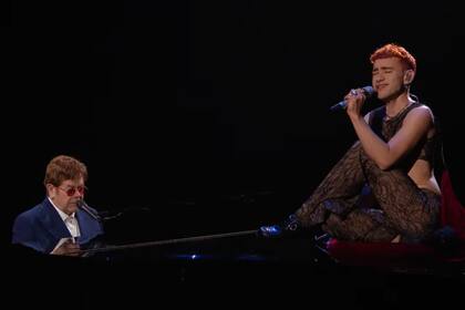 Elton John y Olly Alexander, en uno de los shows más destacados de los Brit Awards 2021