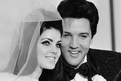 Elvis y Priscilla Presley se casaron en 1967 en Las Vegas, y coronaron así a la ciudad como la "capital mundial de las bodas exprés"