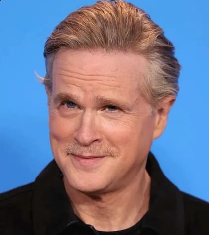 Elwes nació en el seno de una familia de artistas, estudió en la Academia de Música y Arte Dramático de Londres y su primera película fue Another Country en 1984
