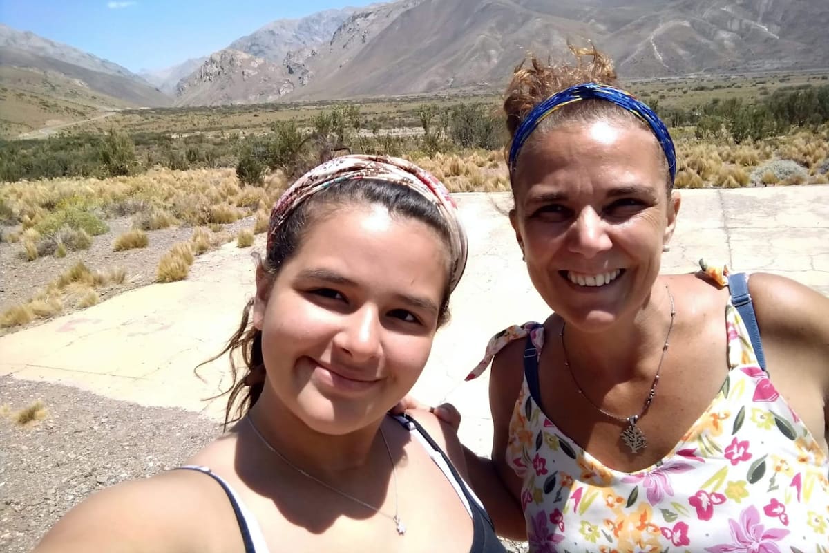 Entrevista a Laura, la mamá de Emma. Emma la adolescente de 15 años que se suicidó el 24 de agosto de 2024 después de que un compañero de colegio difundiera un video de ellos teniendo relaciones.