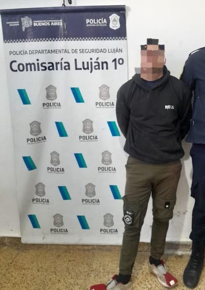 Emanuel César Quiroz, el acusado de asesinar a puñaladas a Daniela Armoa, al momento de su detención