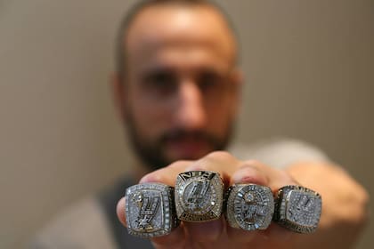 Emanuel Ginóbili ganó cuatro de los cinco anillos que tiene San Antonio Spurs en la NBA