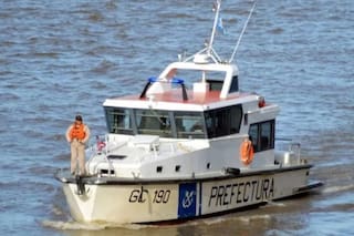 Dramática búsqueda de tres pescadores que fueron arrastrados por la corriente del río Paraná