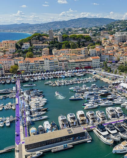 Embarcaciones de recreación de distinto porte en el Vieux Port