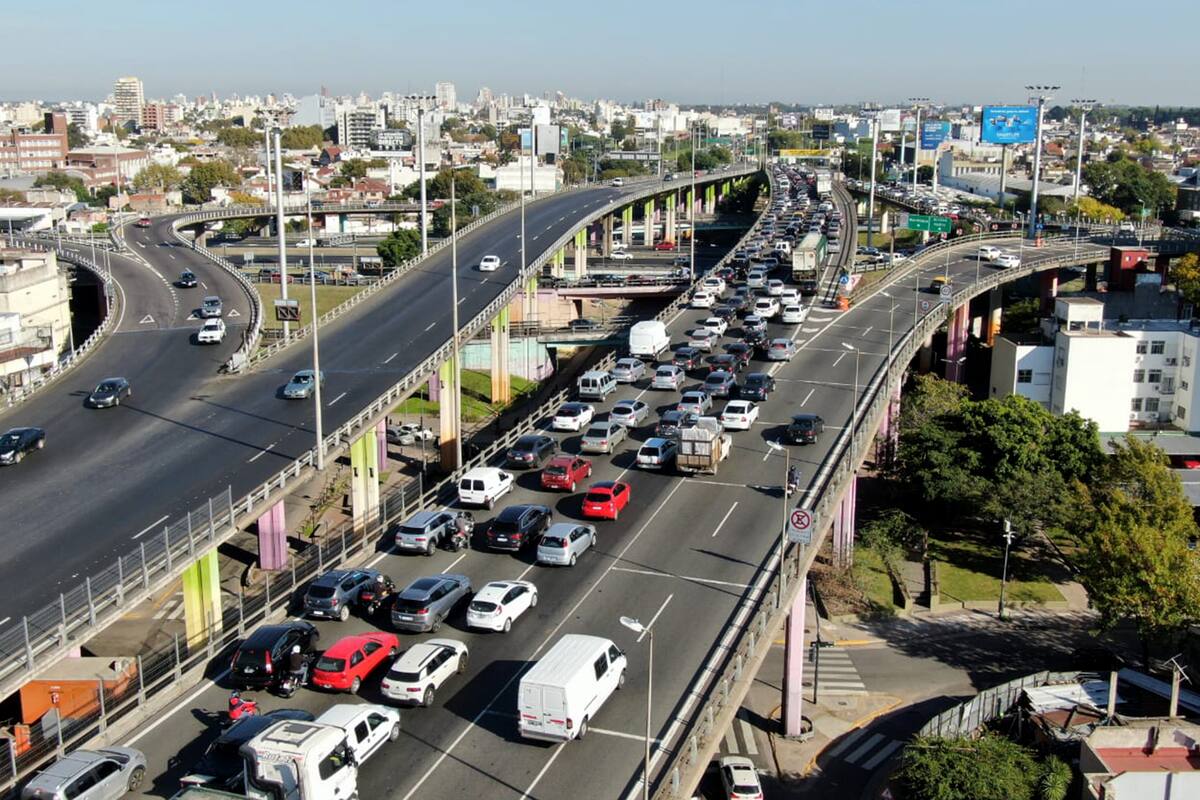Embotellamientos en el Acceso Oeste debido a los controles vehiculares