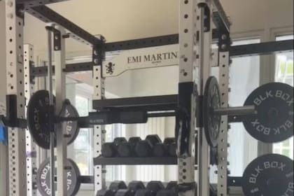 "Emi Martínez": el nombre del arquero está grabado en sus máquinas del gimnasio