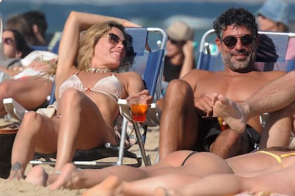 Emilia Attias junto a Guillermo Freire, su novio