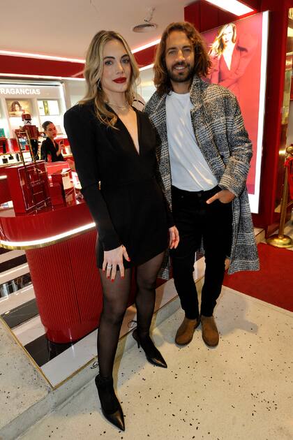 Emilia Attias y Benjamín Alfonso en la inauguración del local de Carolina Herrera
