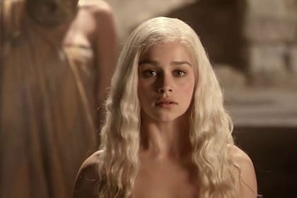 Emilia Clarke interpretó a “Daenerys Targaryen” en Juego de Tronos
