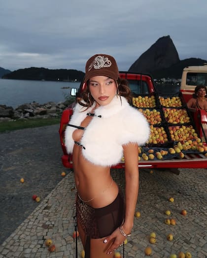 Emilia Mernes pasó las últimas semanas en Brasil (Foto: Instagram @emiliamernes)