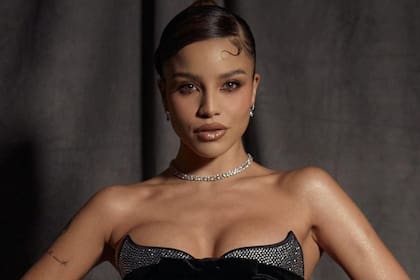Emilia Mernes y uno de sus tantos looks deslumbrantes