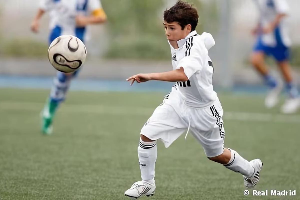 Emiliano Buendía durante su etapa en inferiores en el Real Madrid