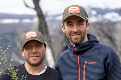 Emiliano Caroprese y Tomás Mejía son los creadores de Trown Gorras