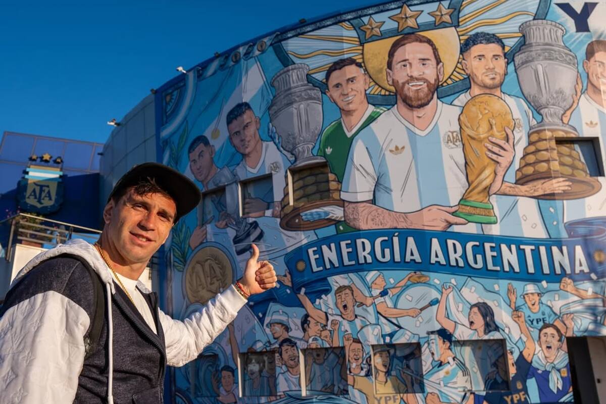 Emiliano "Dibu" Martínez en el predio de la AFA
