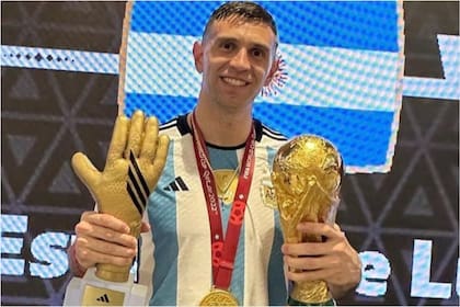 Emiliano "Dibu" Martínez se convirtió en ídolo de los fanáticos de la selección argentina