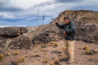 Emiliano Donadio, biólogo de la Fundación Rewilding, pasa la cuarentena en las 700.000 hectáreas del parque Iberá