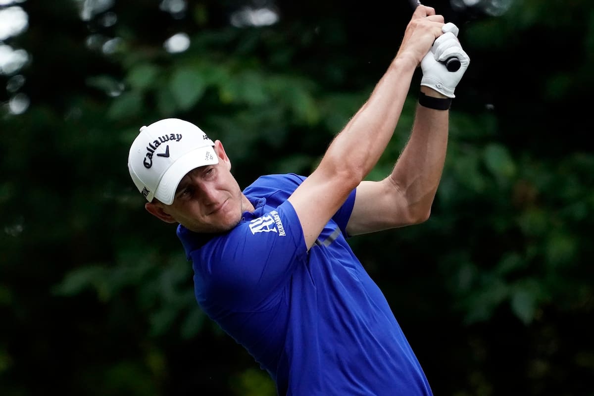 Emiliano Grillo pareció otro jugador este sábado; para clasificarse para el siguiente torneo deberá jugar este domingo como lo hizo el viernes.