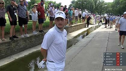 Emiliano Grillo tuvo que tomar una decisión crucial en el hoyo 18 del Colonial Country Club