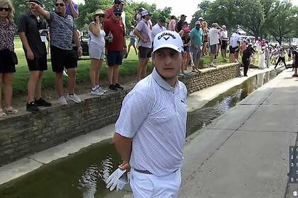 Emiliano Grillo tuvo que tomar una decisión crucial en el hoyo 18 del Colonial Country Club