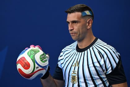 Emiliano Martínez será el arquero titular de la selección argentina vs. Suiza; 'Dibu' mostró bajo rendimiento