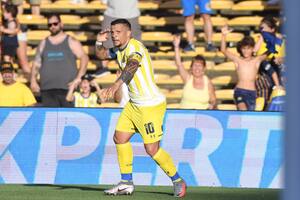 Emiliano Vecchio fue la gran figura de la tarde en la victoria de Rosario Central ante Atlético Tucumán por 3-1