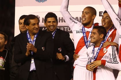 Emiliano y Ramón celebran el título número 35 de River