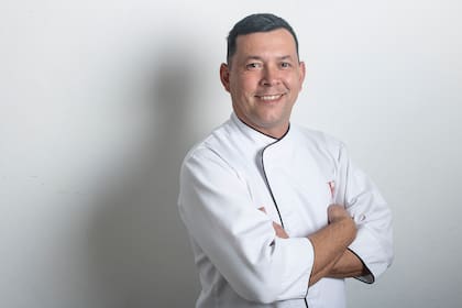 Emiliano Yulita ofrece su creaciones desde la cocina de El Faena.