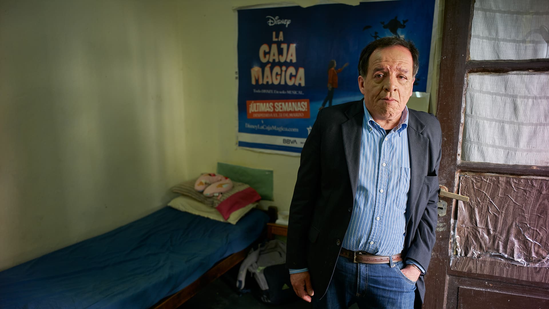 Emilio del Río tiene 62 años, es fotógrafo y técnico óptico y alquila una pieza sin baño en Congreso