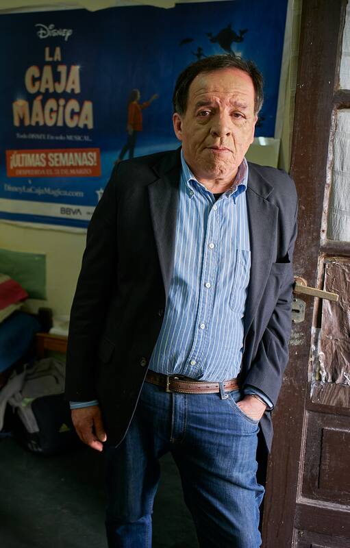 Emilio del Río tiene 62 años, es fotógrafo y técnico óptico y alquila una pieza sin baño en Congreso