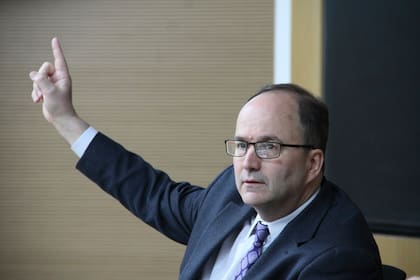 Emilio García-Ruiz, Editor jefe del San Francisco Chronicle