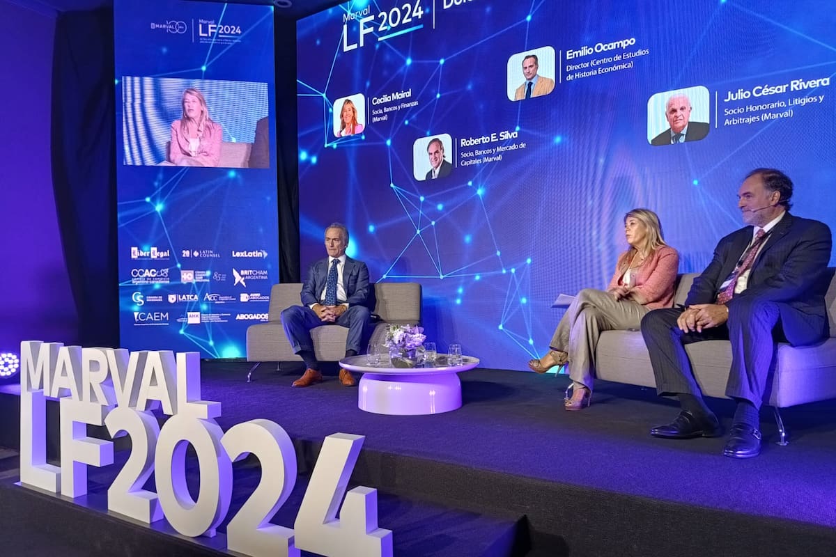 Emilio Ocampo, director del CEMA, entrevistado por Cecilia Mairal, socia del departamento de Bancos y Finanzas de Marval O'Farrell Mairal, y Roberto E. Silva (h.), socio del departamento de Bancos y Mercado de Capitales de Marval O'Farrell Mairal