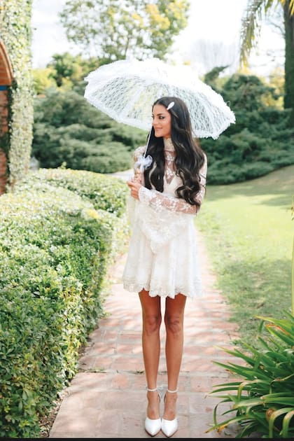 Emily lució un segundo
vestido, de Natalia Antolín