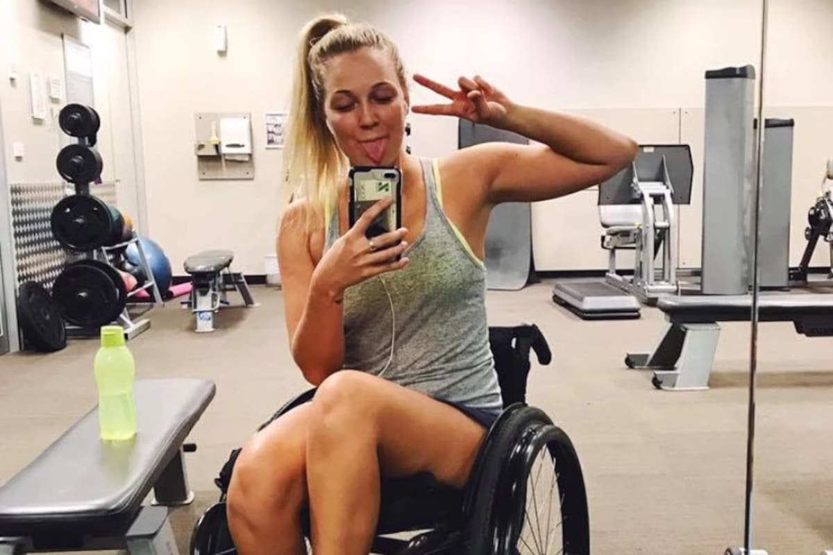 Emma Carey, en silla de ruedas, en plena recuperación
