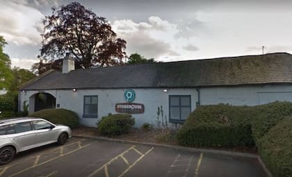 Emma contó su disgusto por haber sido humillada públicamente frente a otros comensales en Stonehouse Pizza and Carvery