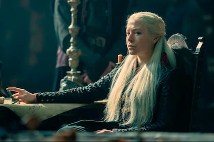 Emma D'Arcy como Rhaenyra Targaryen en La casa del dragón, cuya primera temporada concluyó anoche, por HBO Max