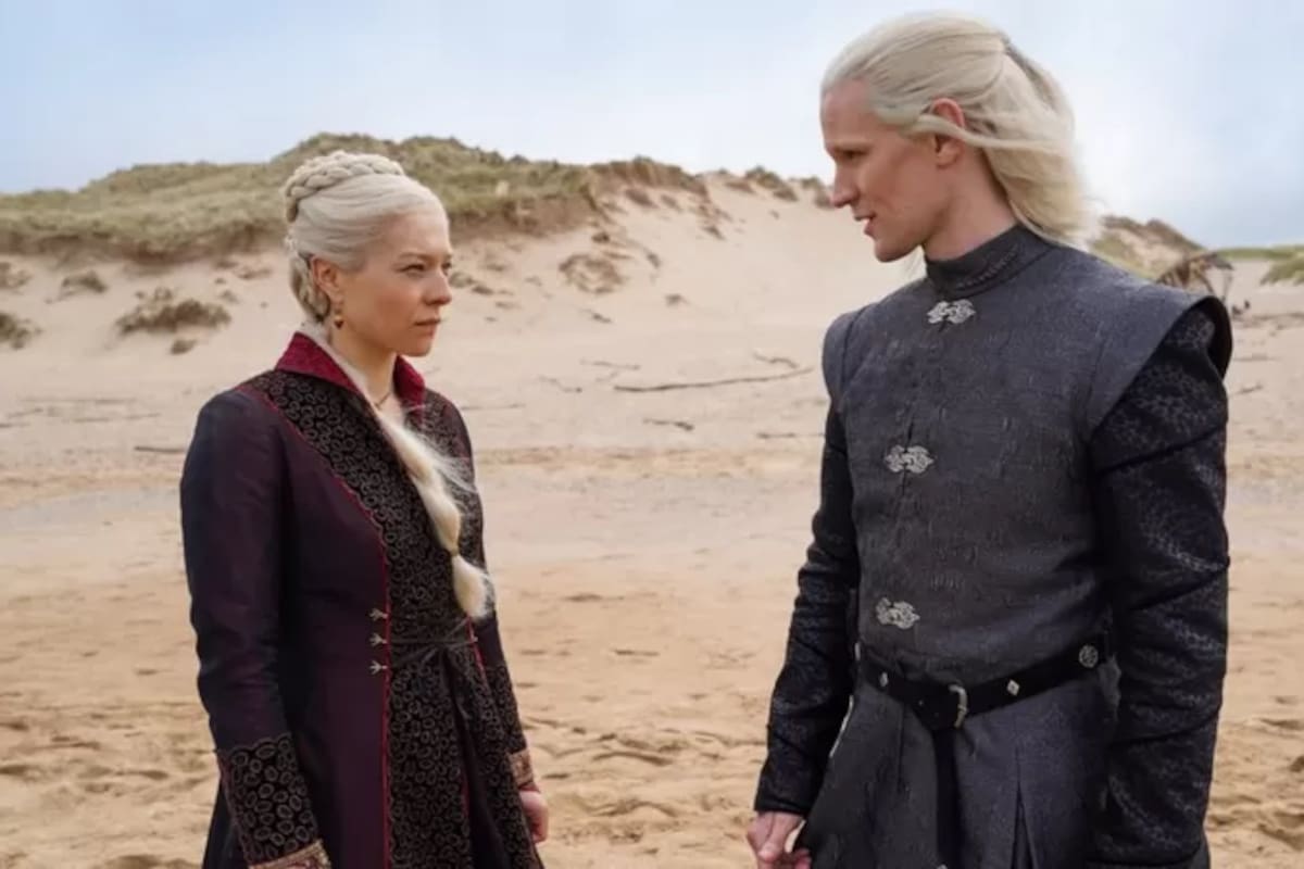 Emma D'Arcy interpreta a Rhaenyra Targaryen, con Matt Smith como Daemon Targaryen