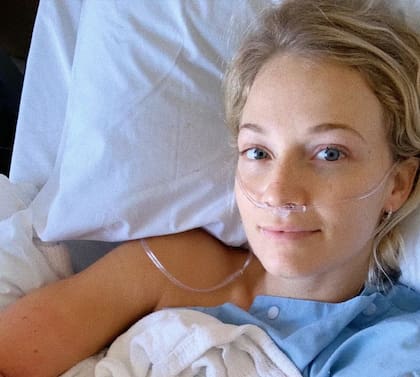 Emma en el hospital, recuperándose de sus lesiones