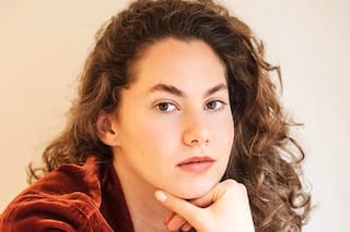 Es nieta de un ícono del cine, tenía una prometedora carrera como modelo, pero dejó todo por su gran amor: la pintura