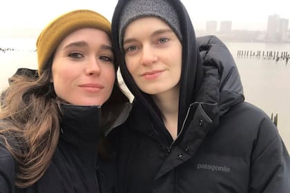 Emma Portner, esposa de Elliot Page, acompañó al actor en su decisión de declararse como una persona transgénero