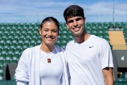 Emma Raducanu y Carlos Alcaraz, a pura sonrisa