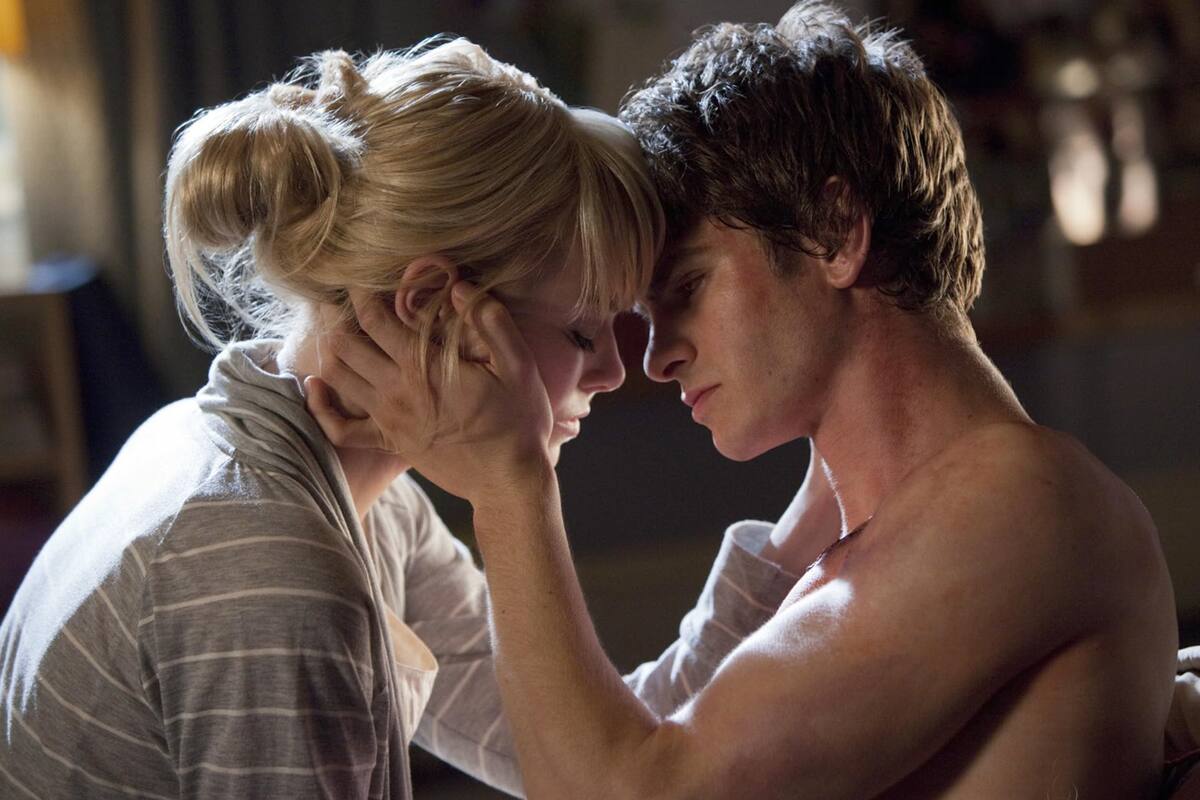 Emma Stone y Andrew Garfield en El sorprendente Hombre Araña (2012), producción en la que se conocieron y en donde empezaron su historia de amor