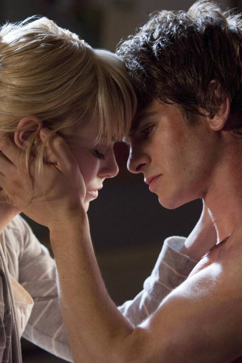 Emma Stone y Andrew Garfield en El sorprendente Hombre Araña (2012), producción en la que se conocieron y en donde empezaron su historia de amor