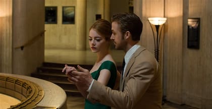Emma Stone y Ryan Gosling se enamoran y celebran el amor en la pantalla