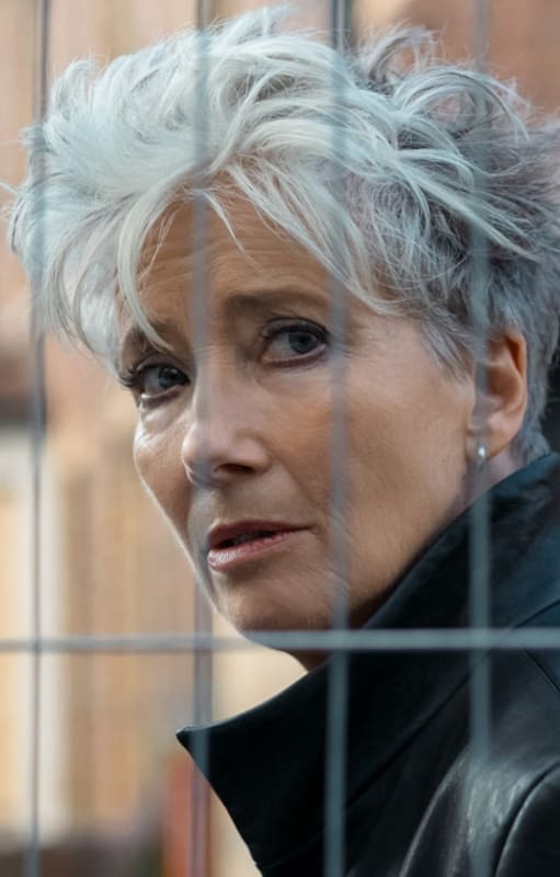 Emma Thompson es Zoë Boehm, la detective estrella del novelista Mick Herron en la nueva serie de Apple TV+, Down Cemetery Road