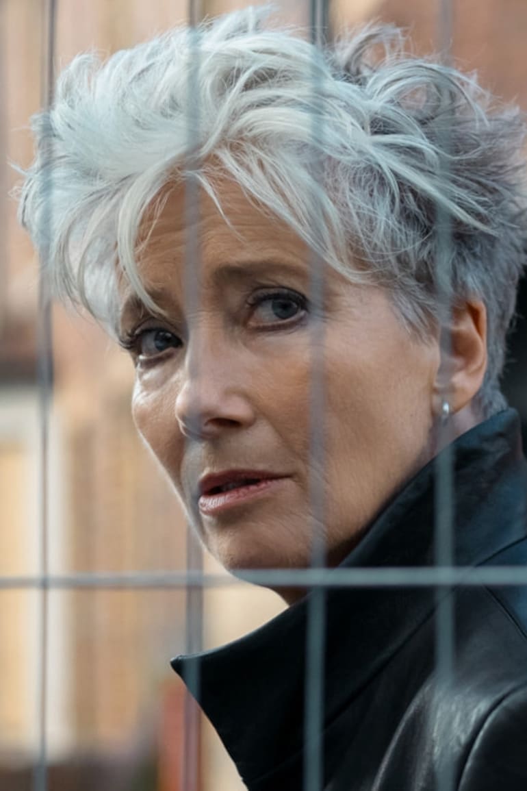 Emma Thompson es Zoë Boehm, la detective estrella del novelista Mick Herron en la nueva serie de Apple TV+, Down Cemetery Road