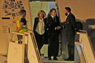 Emmanuel Macron llegó de capa caída y con muchos frentes internos