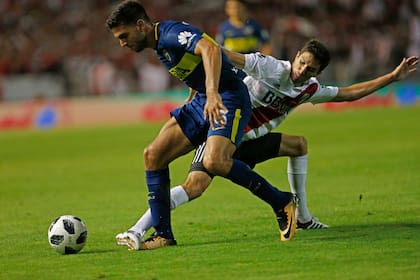 Emmanuel Mas y Nacho Fernández en un partido con poco fútbol
