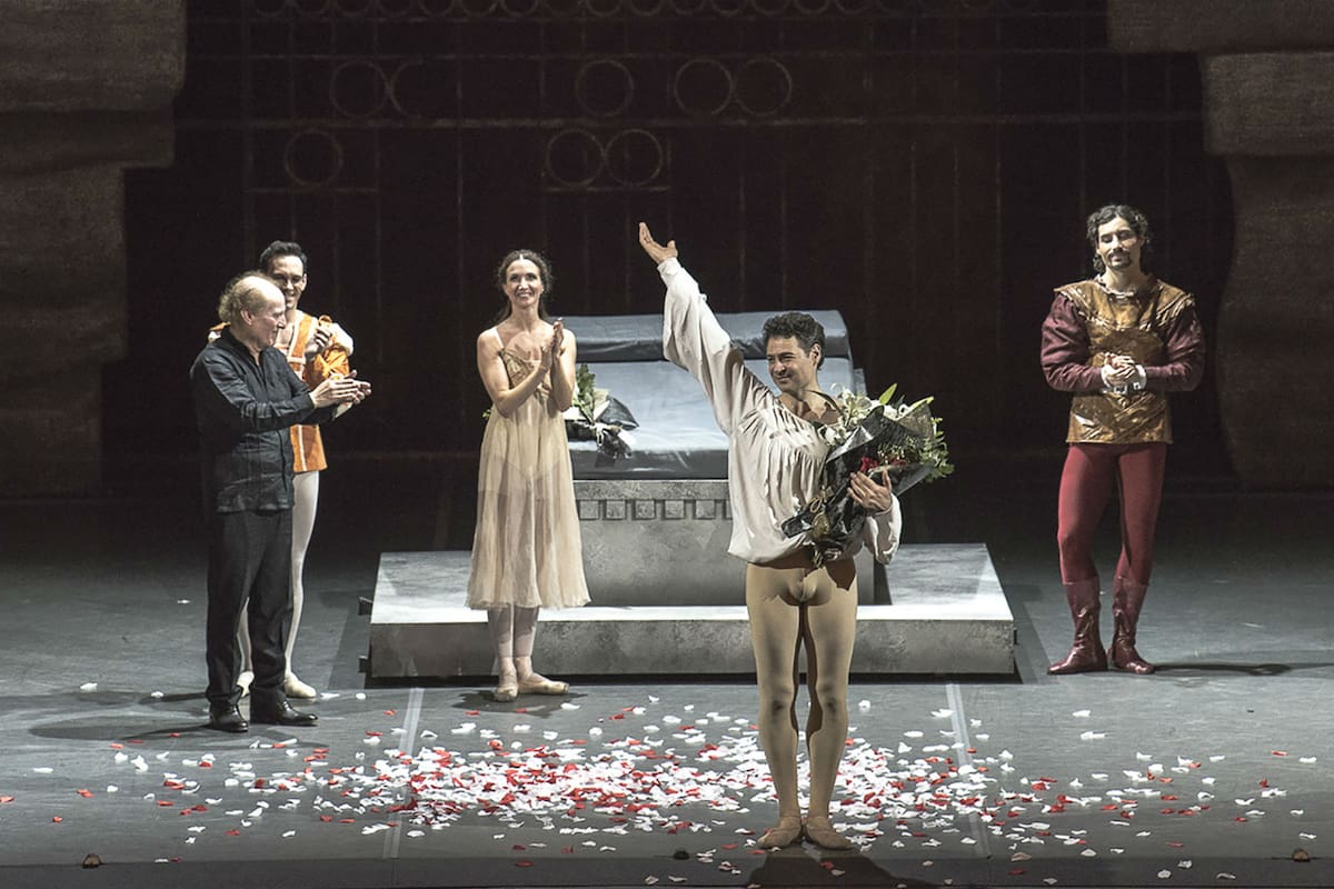 Emocionado, Urlezaga fue ovacionado por un teatro lleno que lo despidió tras 25 años de carrera